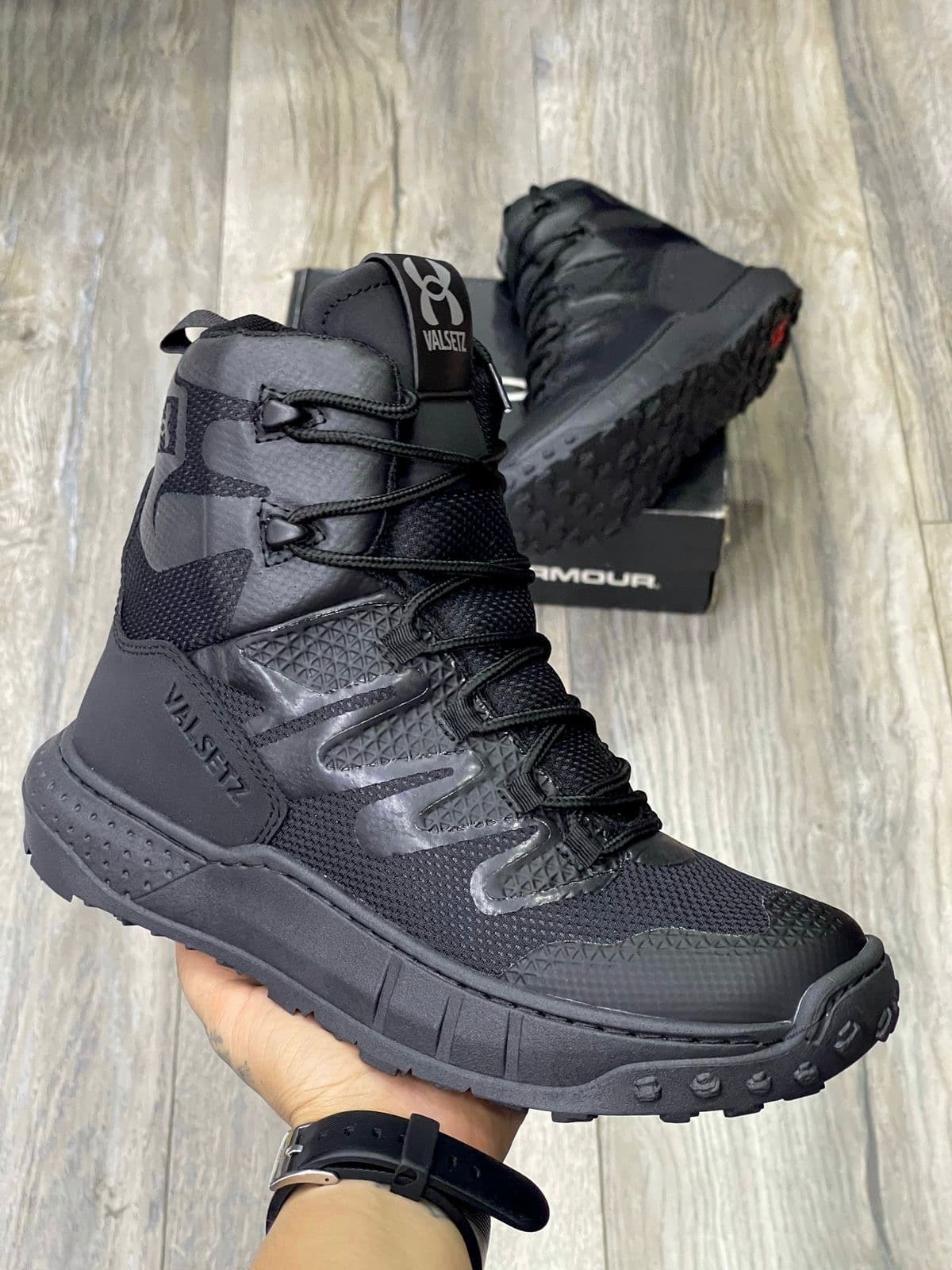 BOTA UNDER ARMOUR VALSETZ 