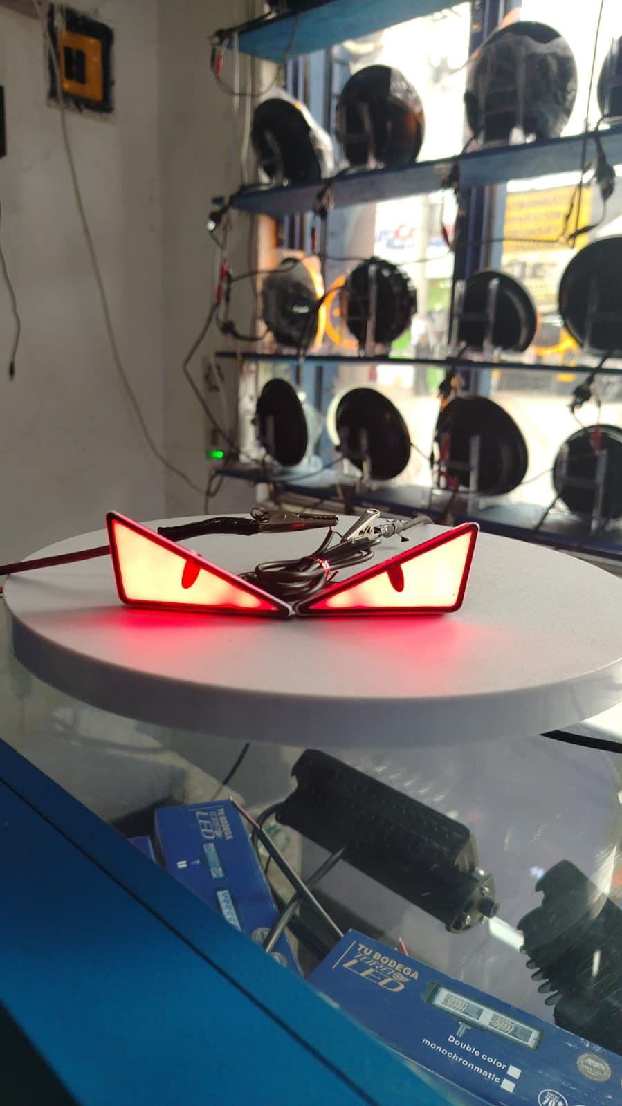  PAR DE OJOS DE COLORES (PARA MOTO)
