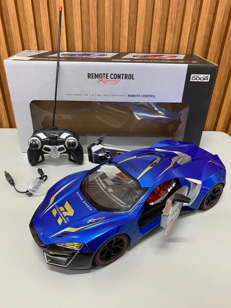 Auto Deportivo A Control Remoto De 43cm