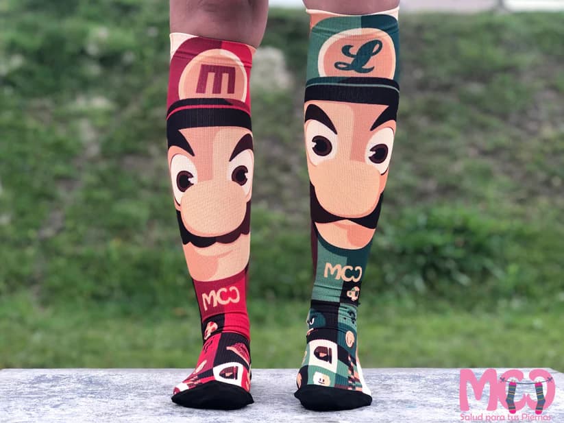 Medias de Compresion (Super Mario)