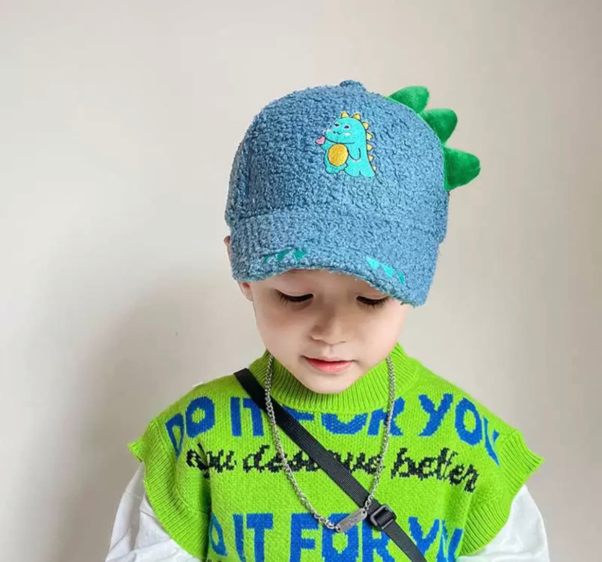 GORRA CACHUCHA PELUCHE DINOSAURIO