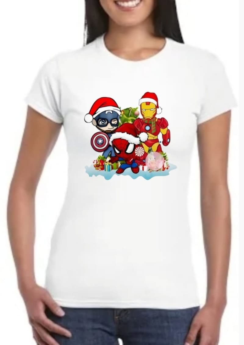 Camiseta Advengers Navideño