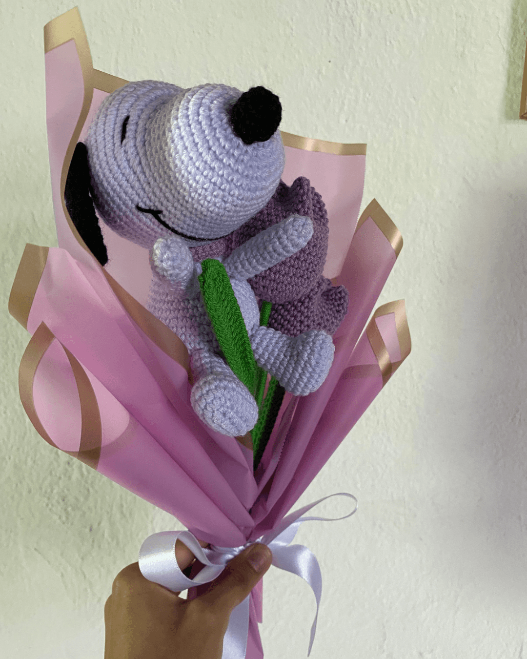 Ramo de 3 tulipanes y 1 Snoopy