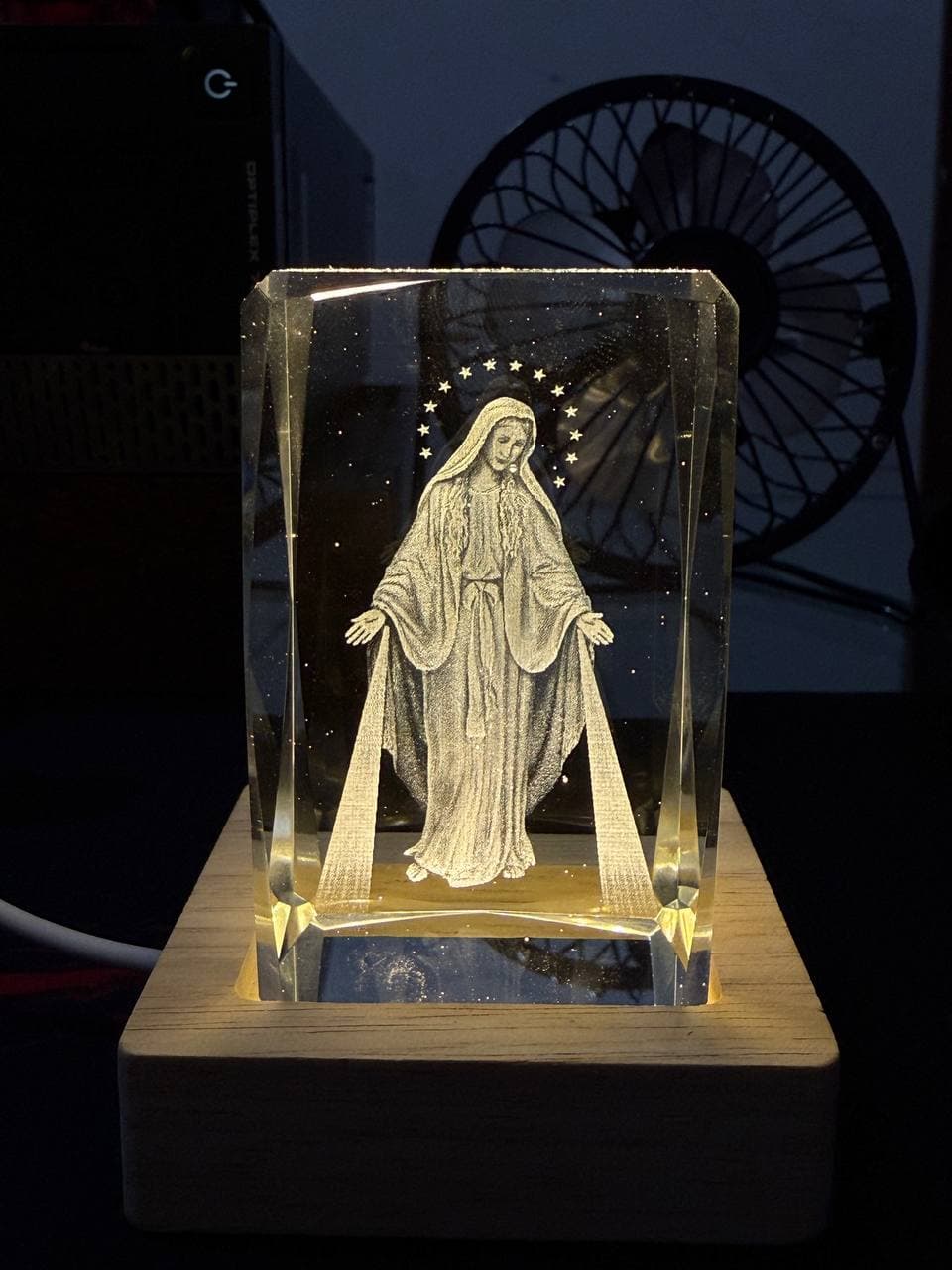 Cubo Luz de Cristal Con Imagen Milagrosa