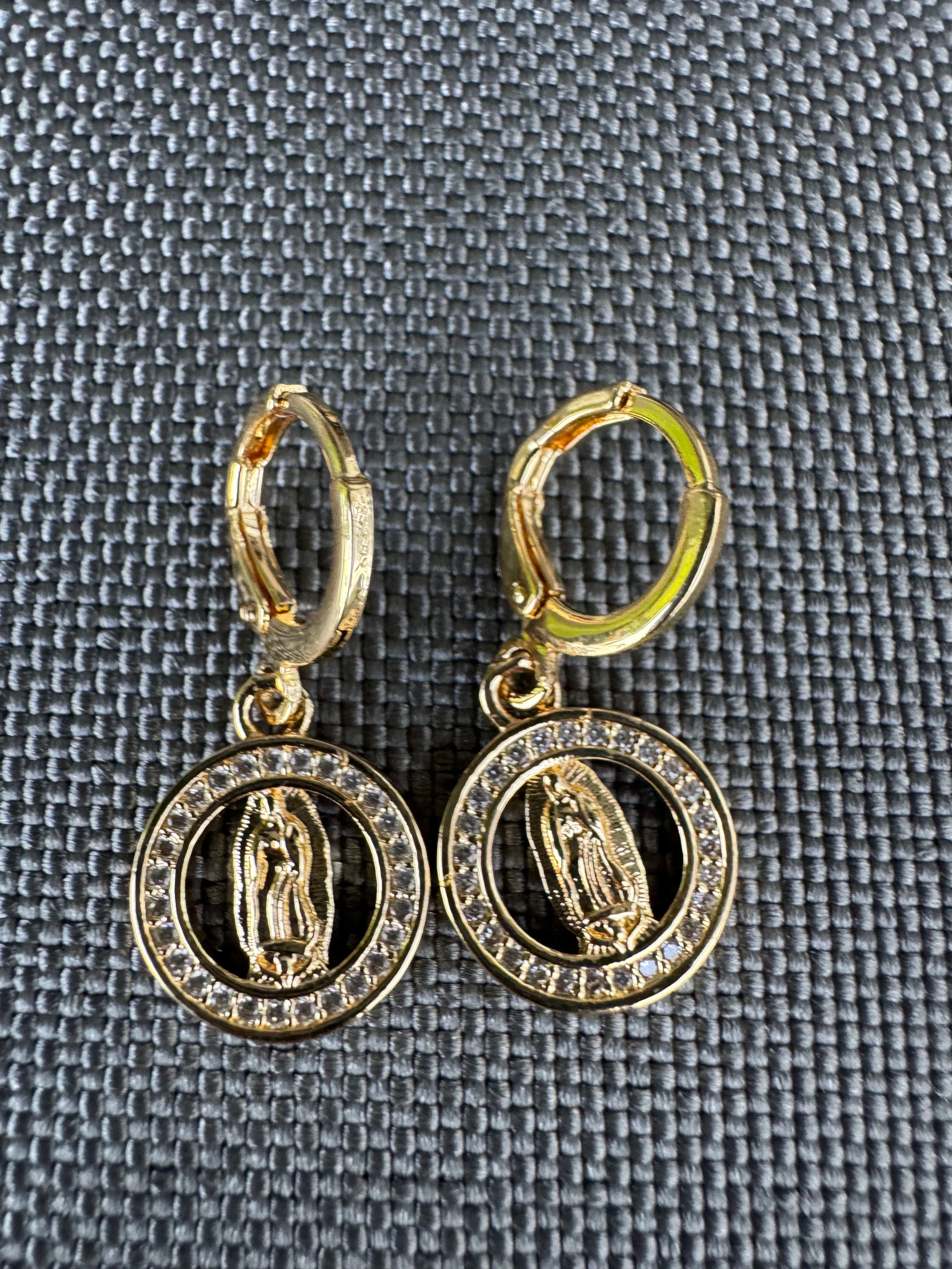 Aretes de virgen de Guadalupe en Rodio