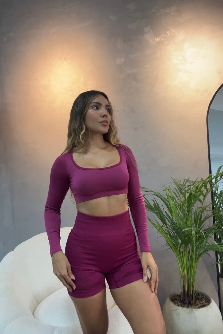 CONJUNTO TOP BUSO+SHORT SCRUNCH PUSH UP