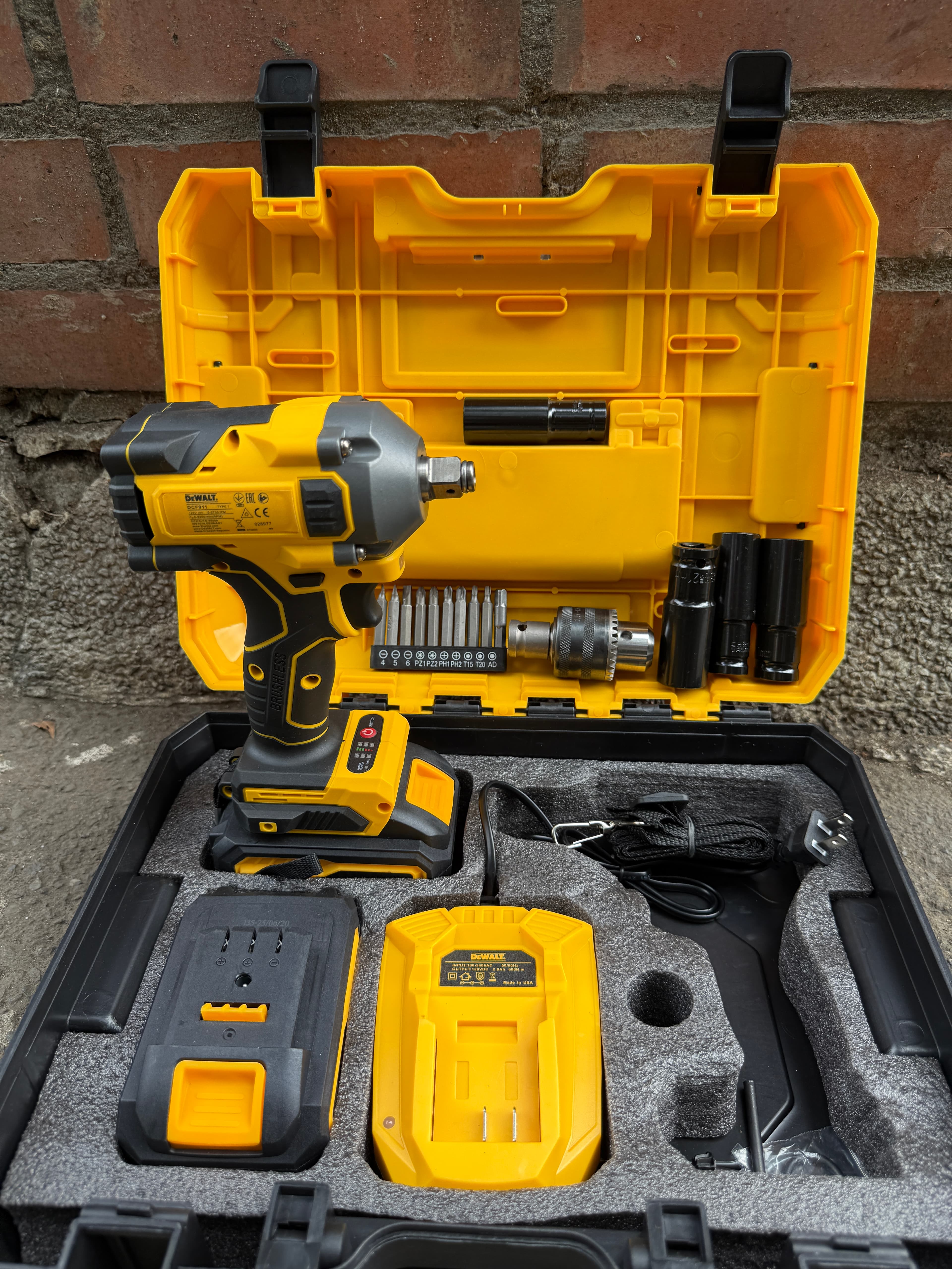 LLAVE IMPACTO 1/2 DEWALT 128V 550Nm