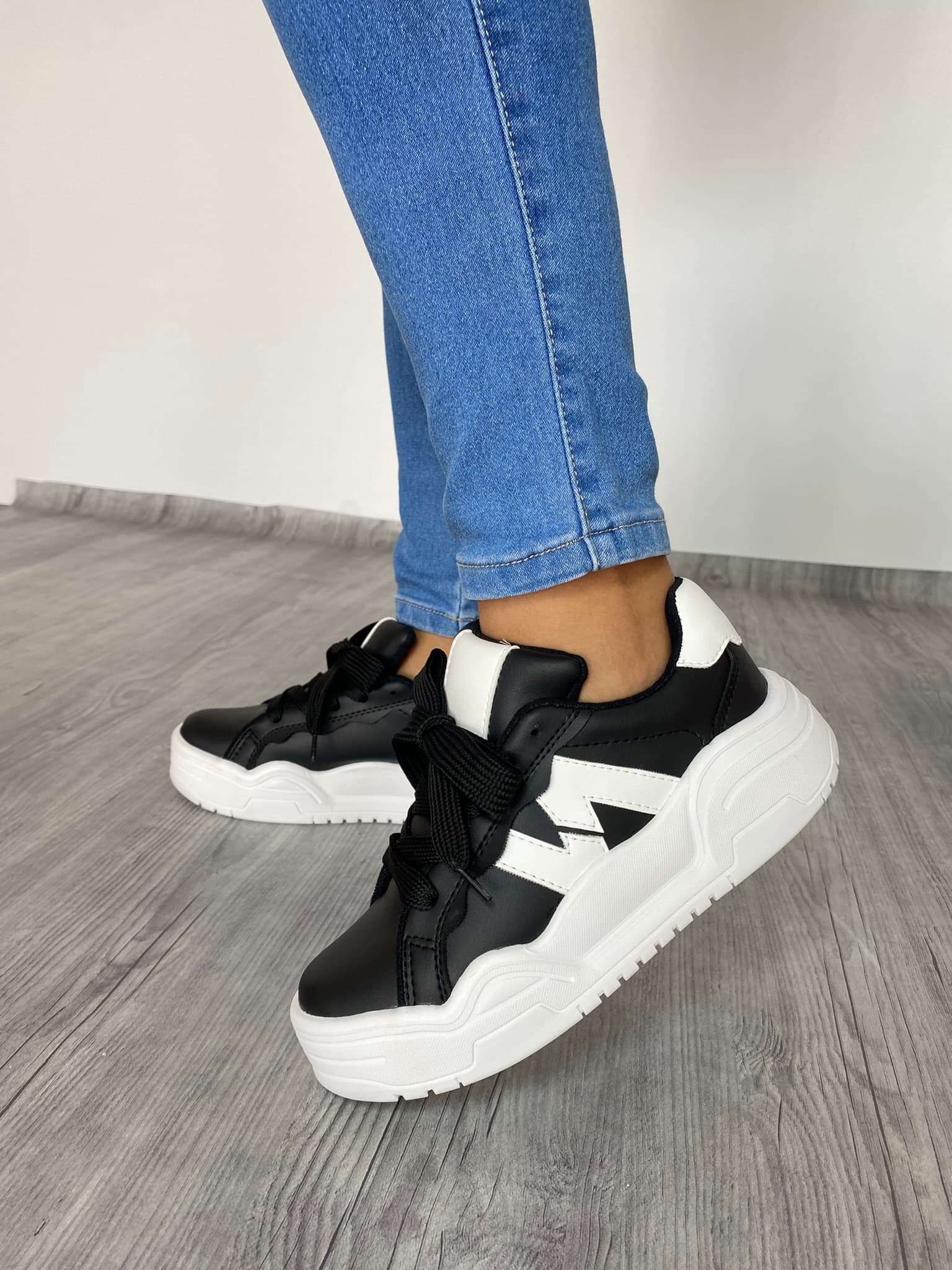 TENIS NOAH NEGRO