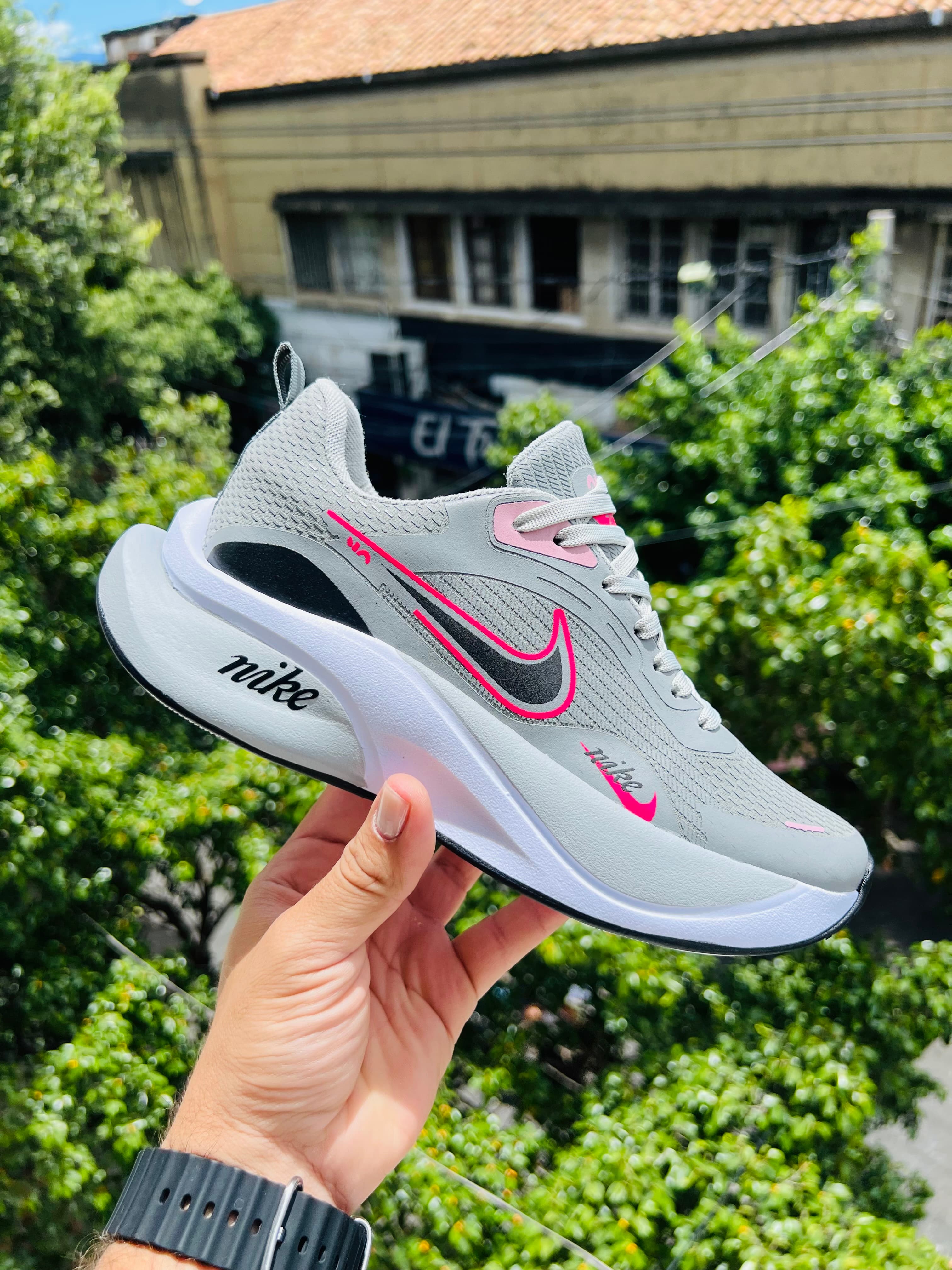 Nike dama FB
