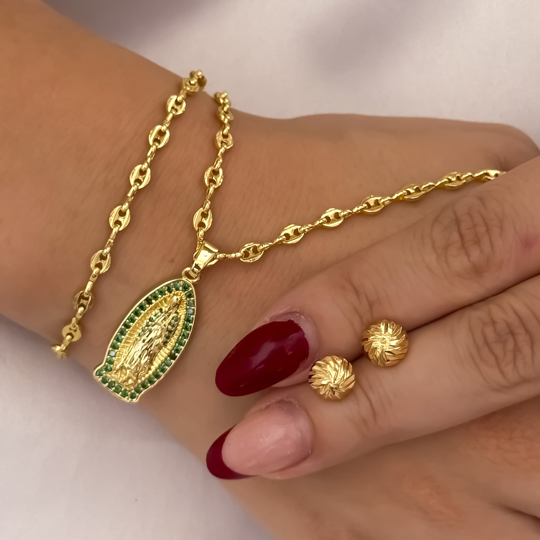 Conjunto Gucci, Guadalupe V, Topos