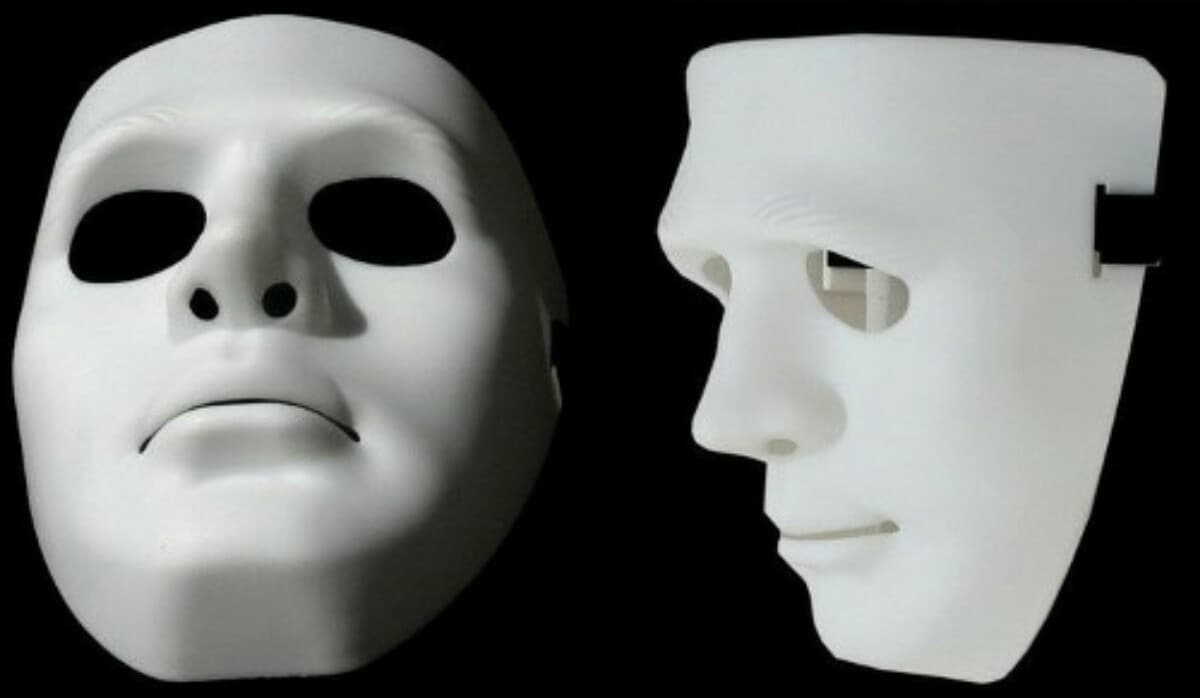 5 mascaras blancas teatro sin expresion