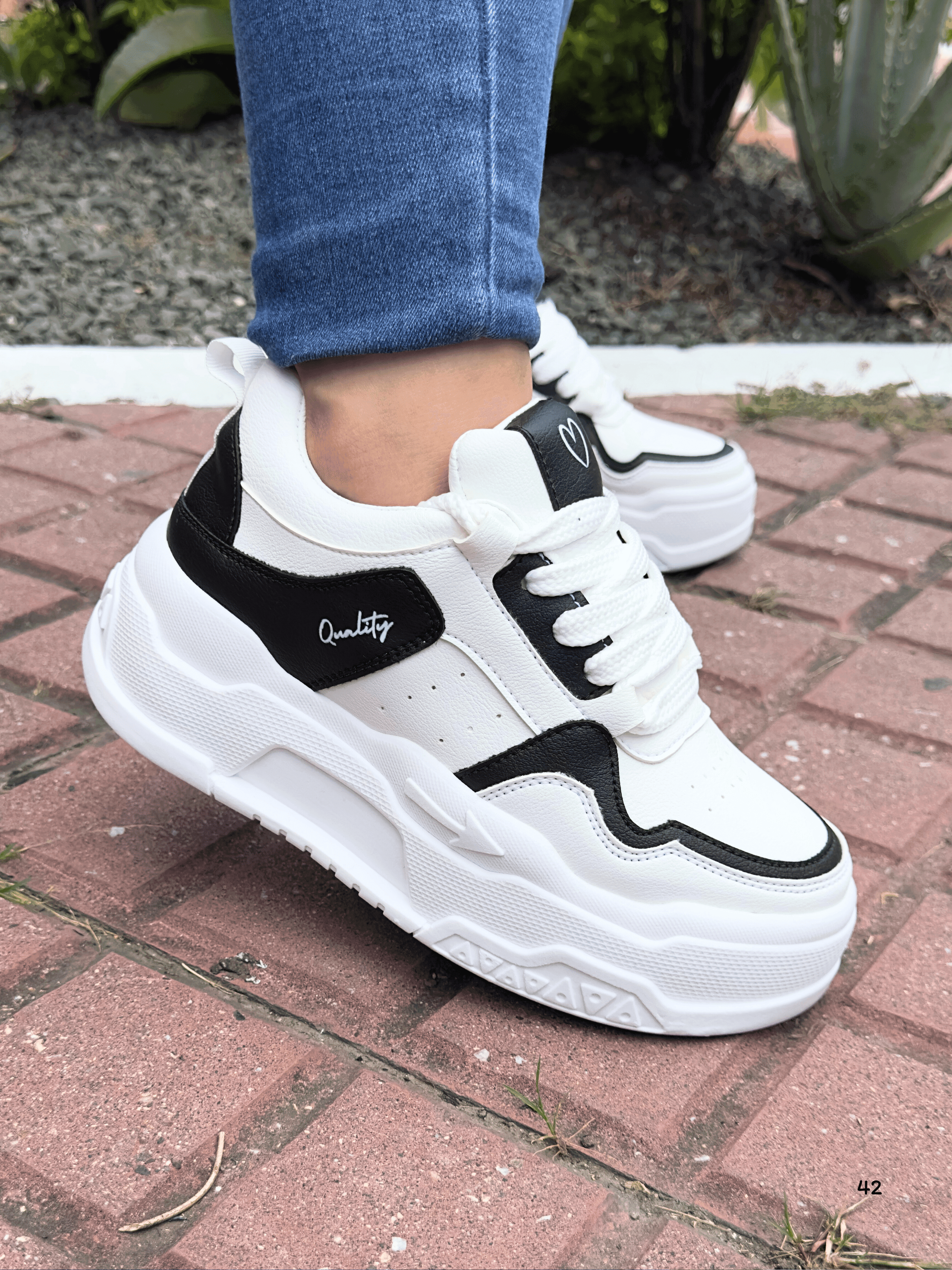 TENIS QUEEN BLACK
