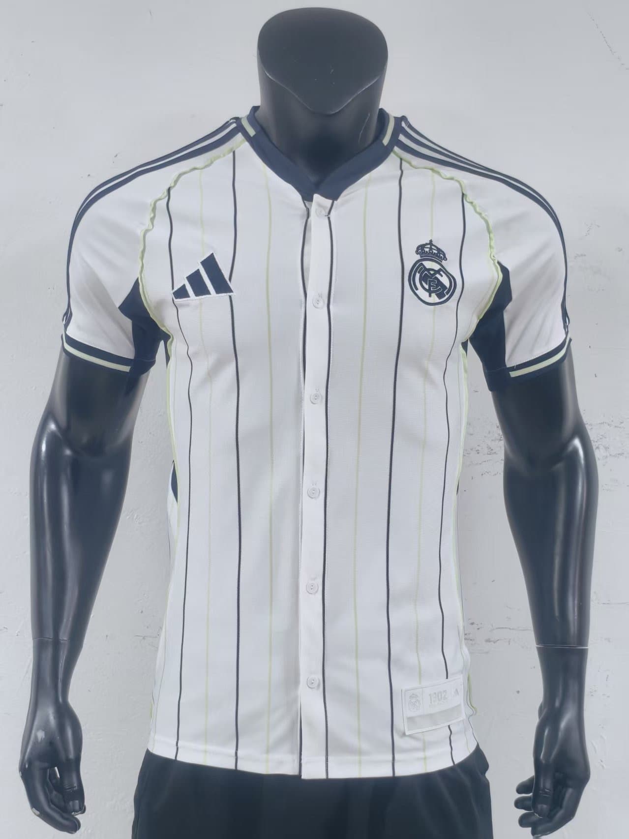 CAMISETA REAL MADRID EDICIÓN BEISBOLERA