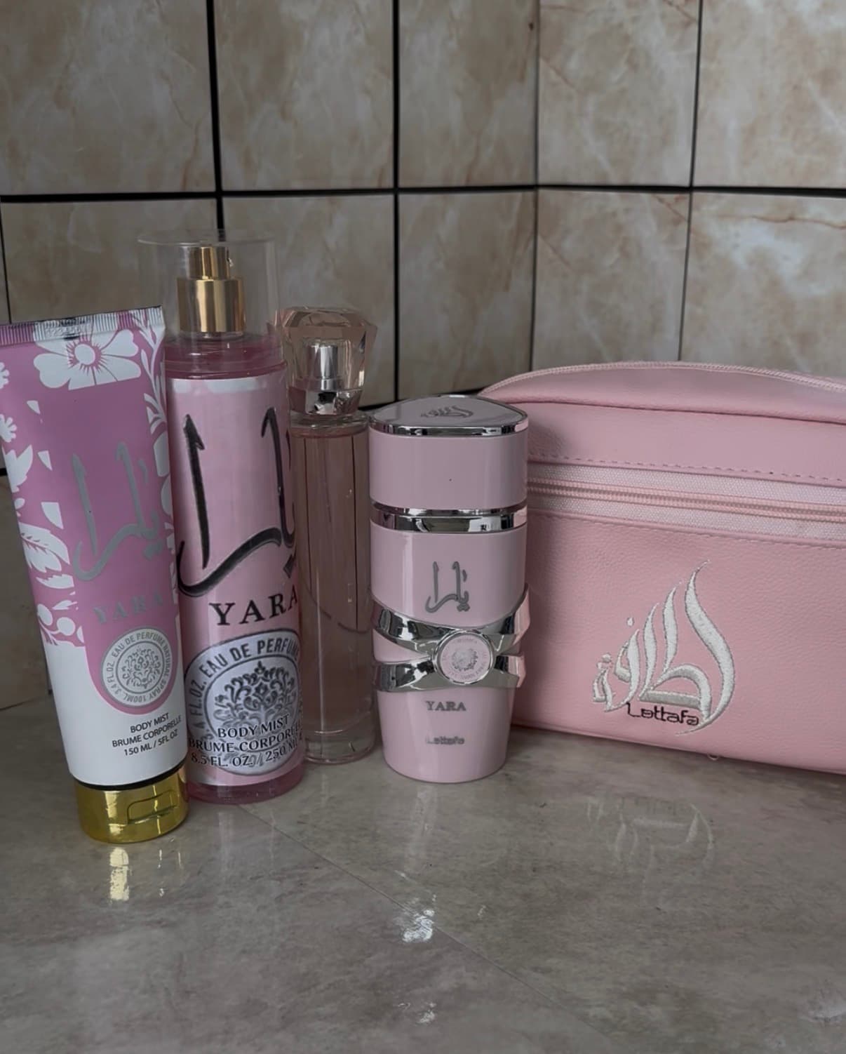 KIT YARA - COSMETIQUERA