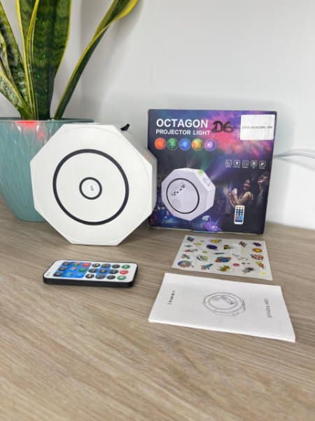 Proyector de luces octagonal