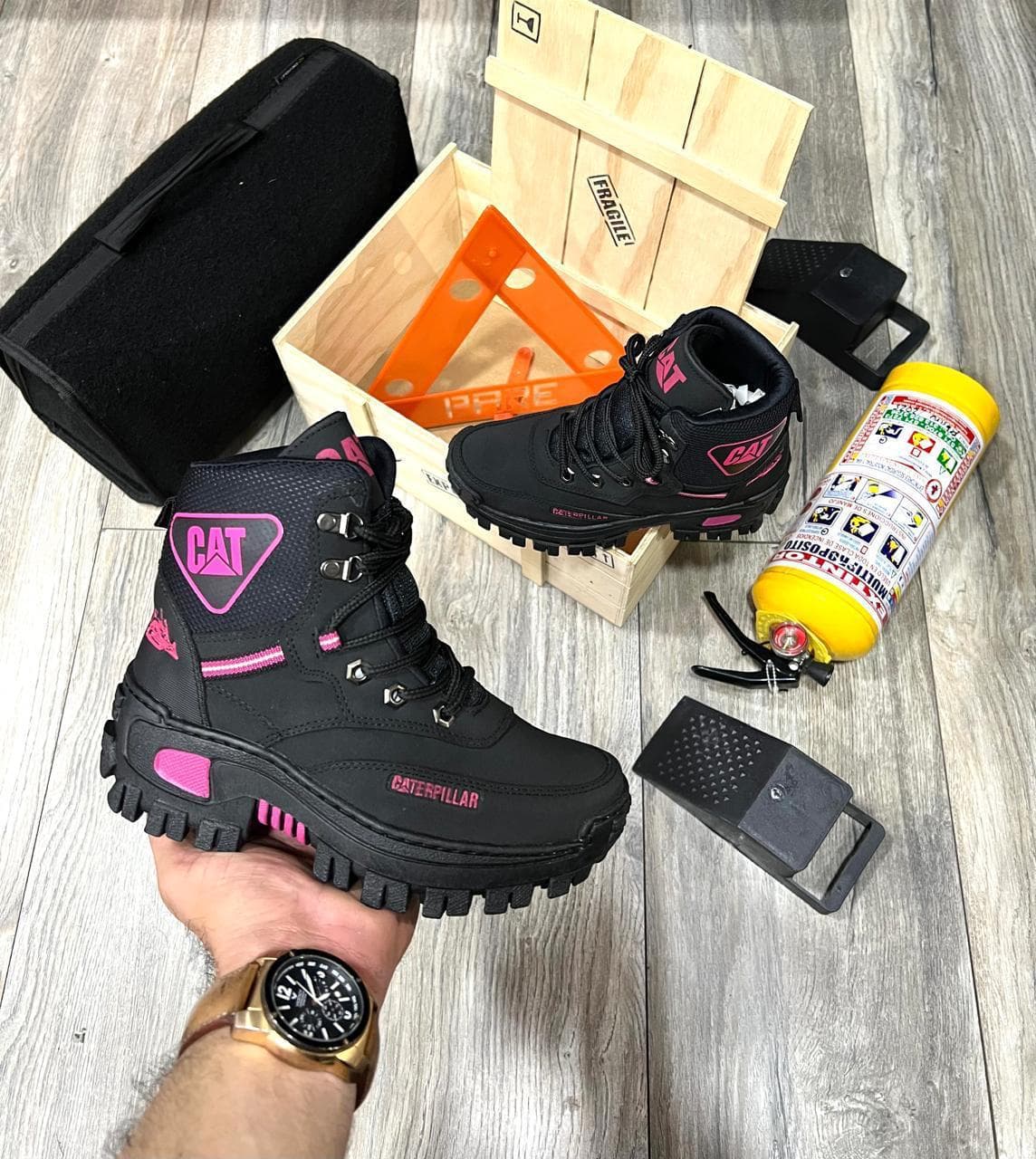 BOTA NEO DAMA NEGRO FUSCIA