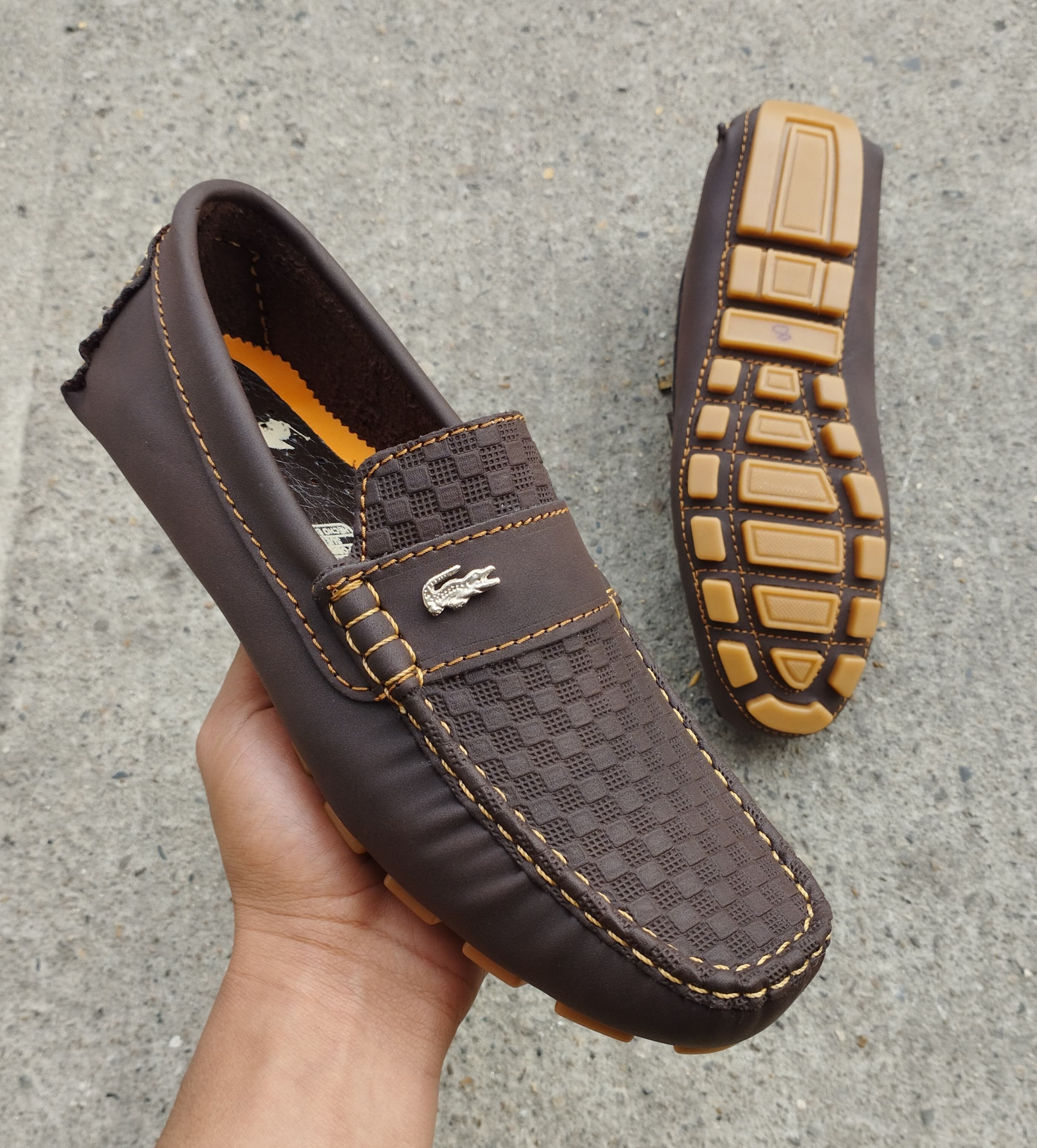 Mocasín Café Hombre Costuras Miel Rep