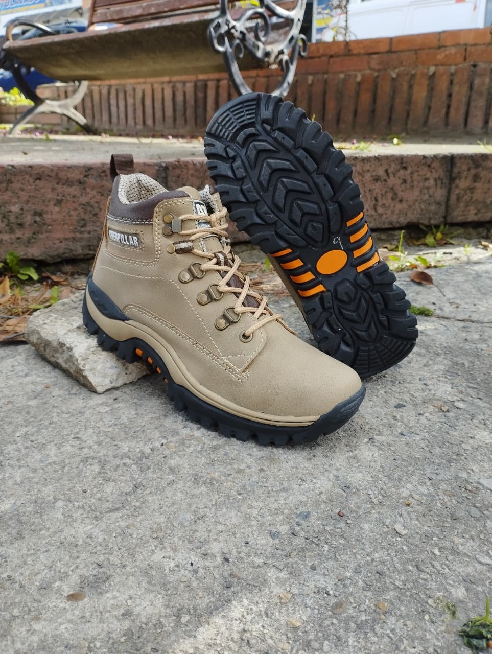 Bota tipo CAT 05 ARENA