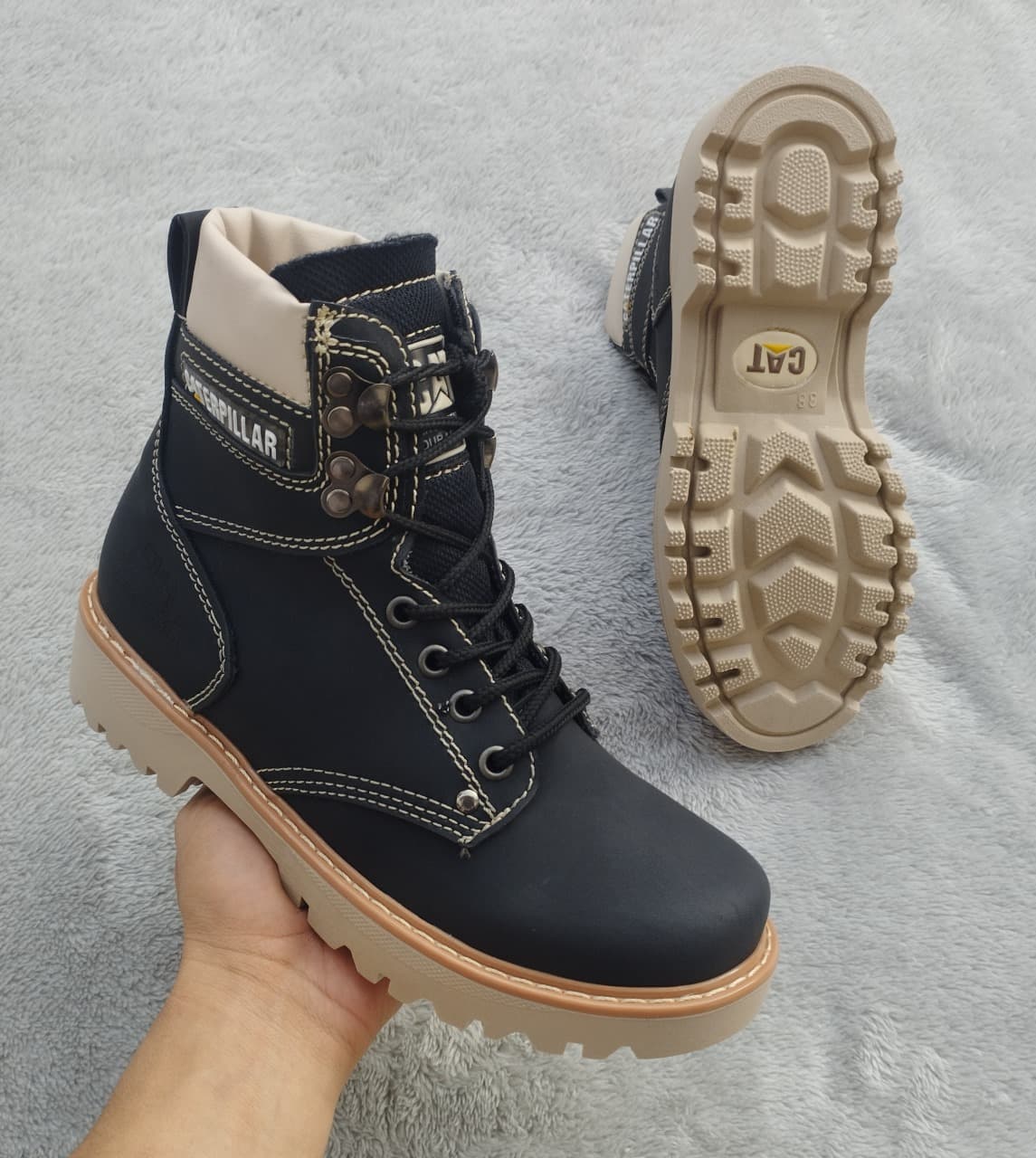 Bota tipo CAT 07 NEGRA X BEIGE