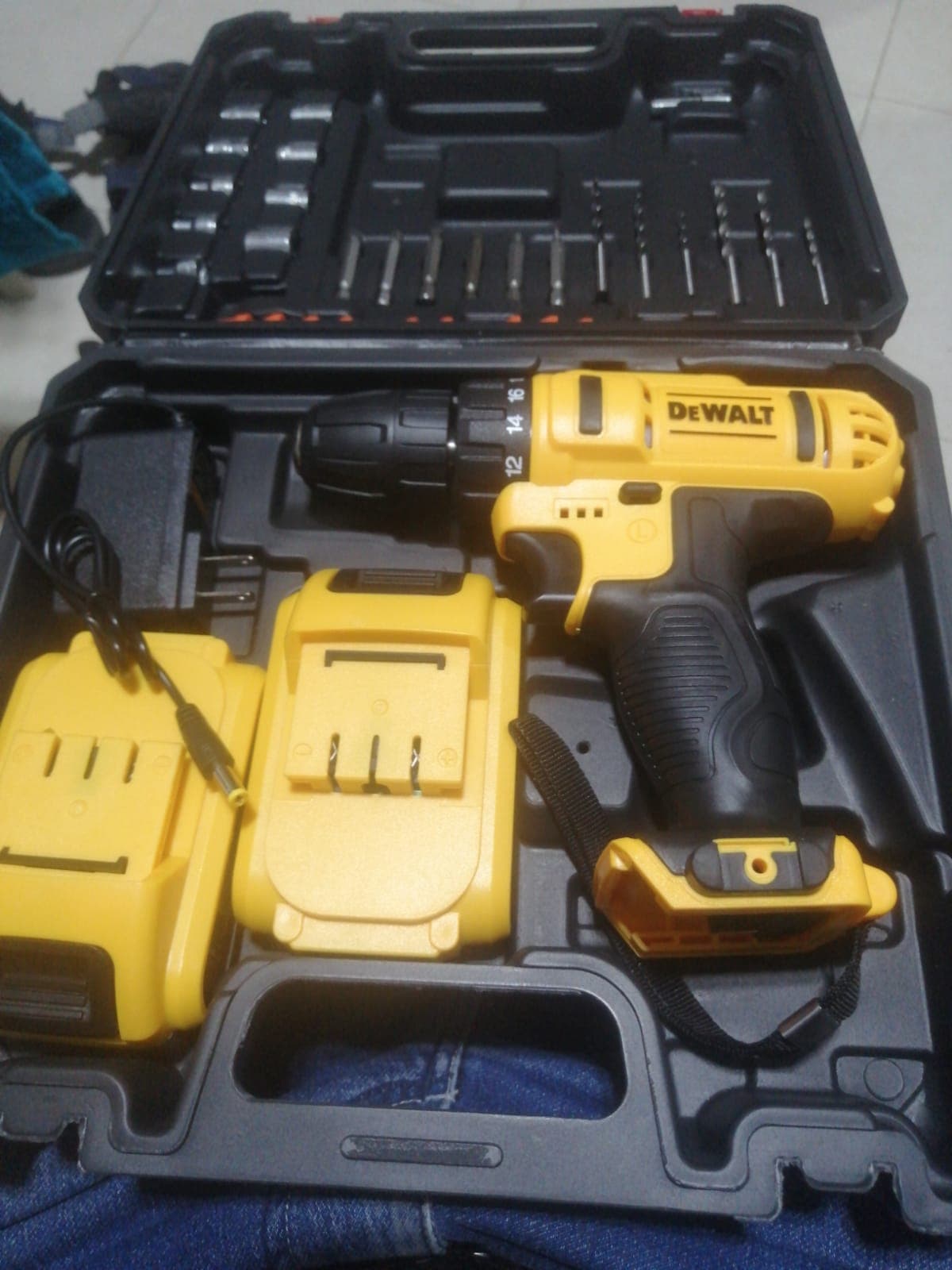 Taladro 128v Dw