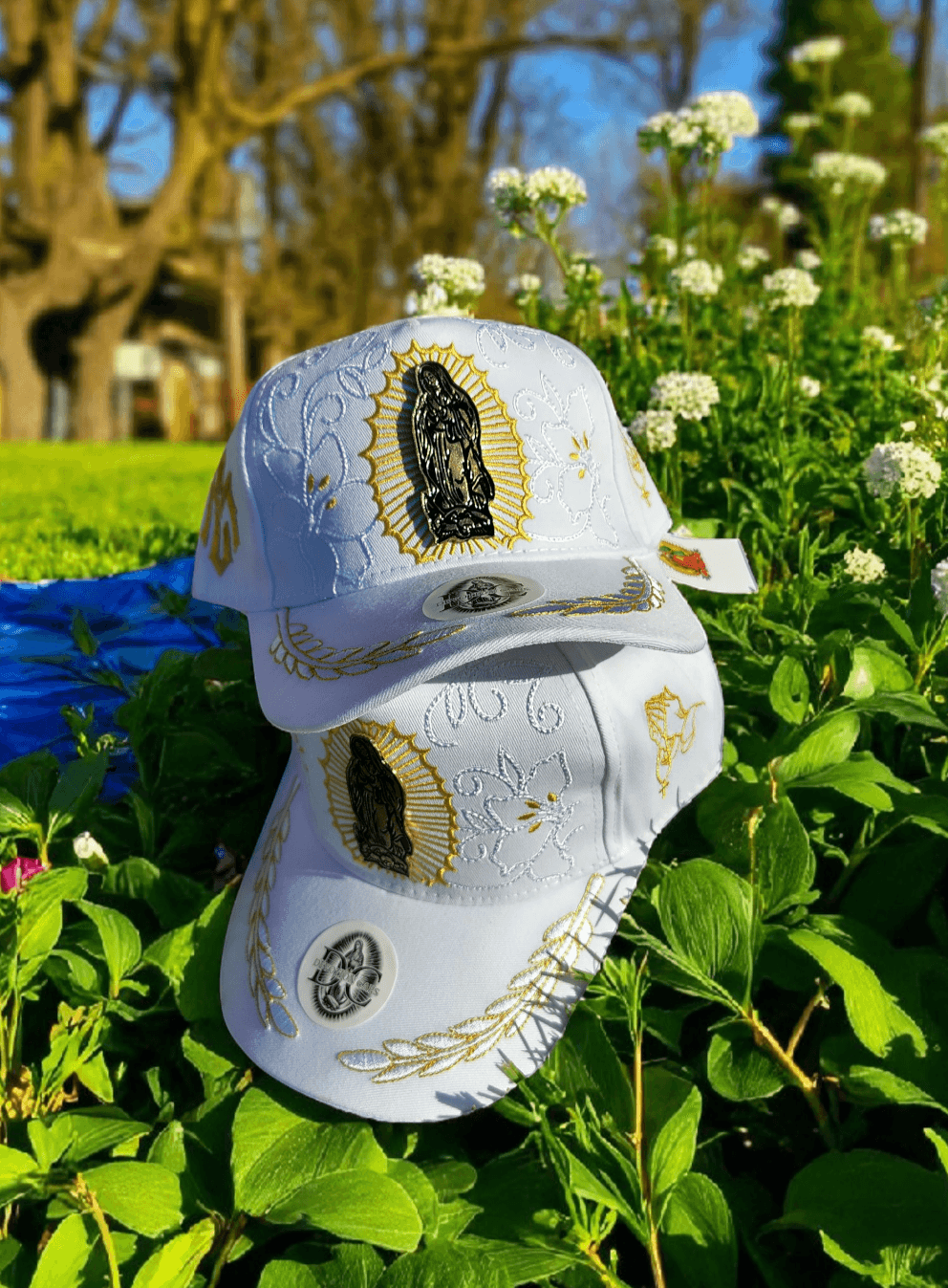 GORRA GUADALUPE blanco dorado
