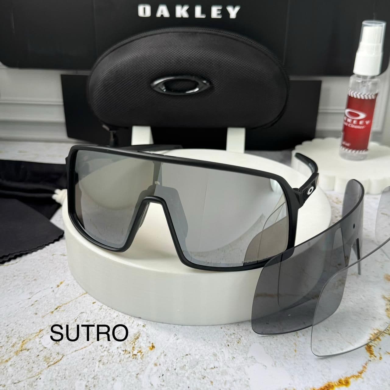 Oakley sutro con lente fotocromático