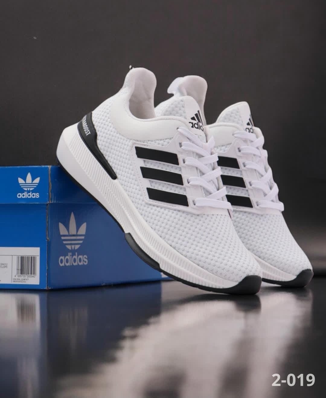REF: 153 ADIDAS ULTRABOST CABALLERO