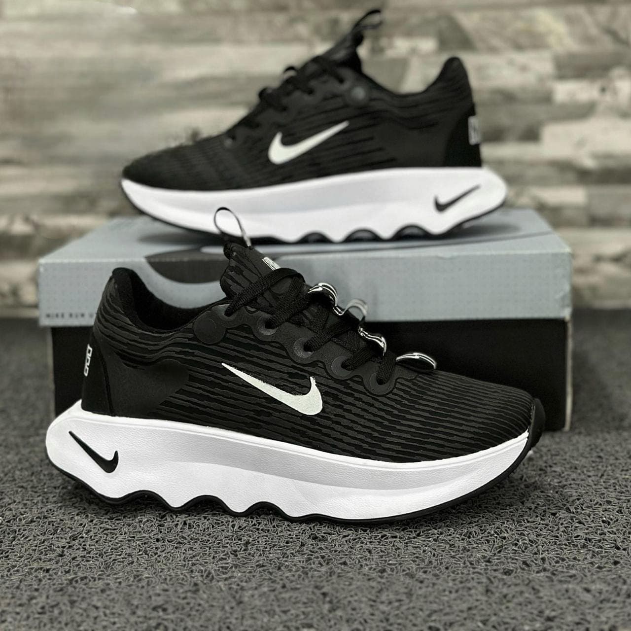 ZAPATO REF: 156 NIKE MOTIVA