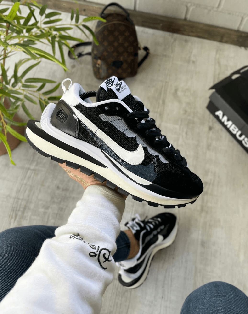 Nike Sacai DAMA Y CABALLERO