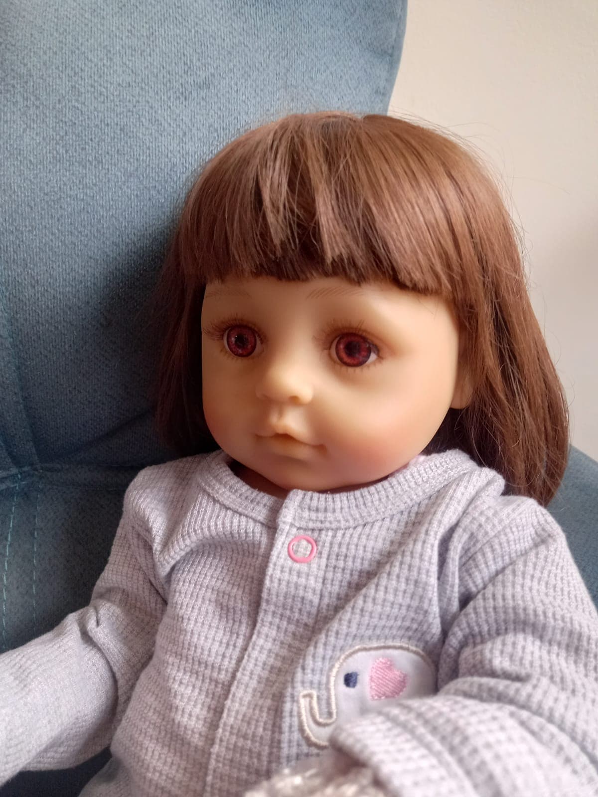 BEBÉ REBORN DE CABELLO CASTAÑO